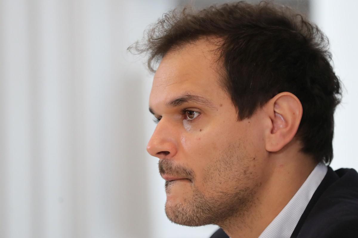 Vasco não para em Andrés Gómez e Admar prepara anúncio de mais um reforço: zagueiro cascudo