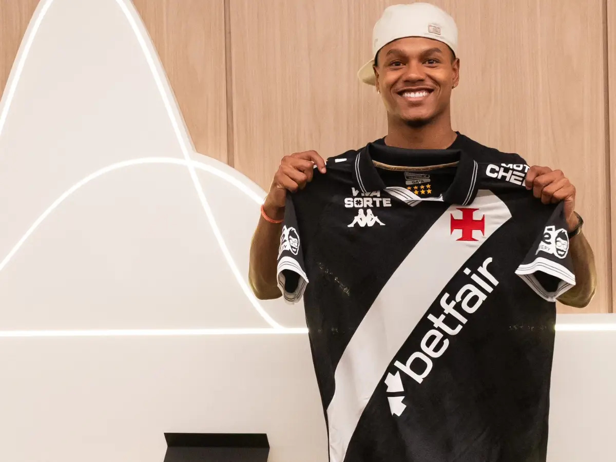 Exclusivo! Treinador que comandou novo reforço do Vasco enaltece o meia e afirma: ”decisivo”