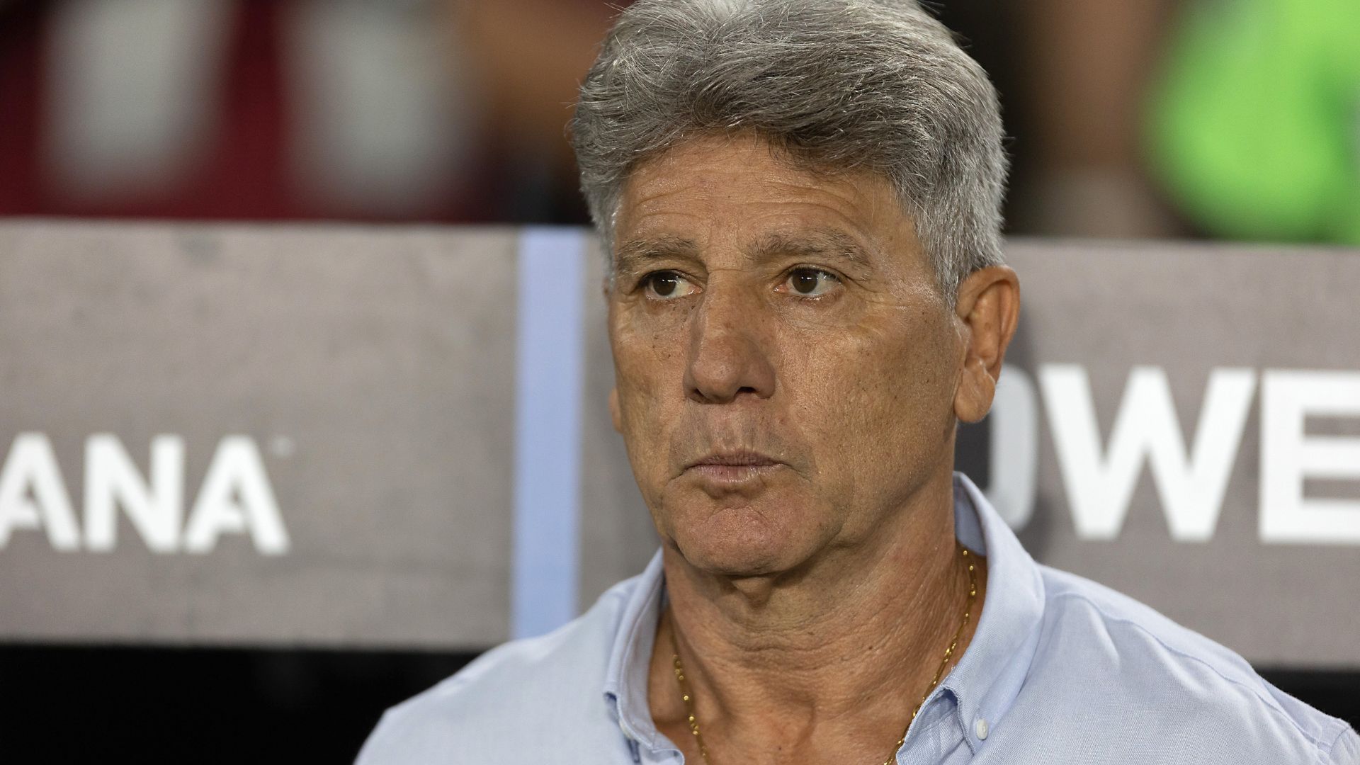 Exclusivo! Nome de meia ganha força no Vasco após avanço com Renato; staff quebra o silêncio