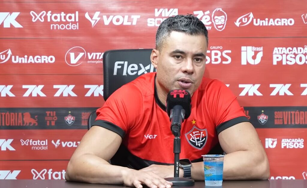 “Só se ele for maluco”: presidente do Vitória dá resposta forte sobre Jair Ventura no Vasco