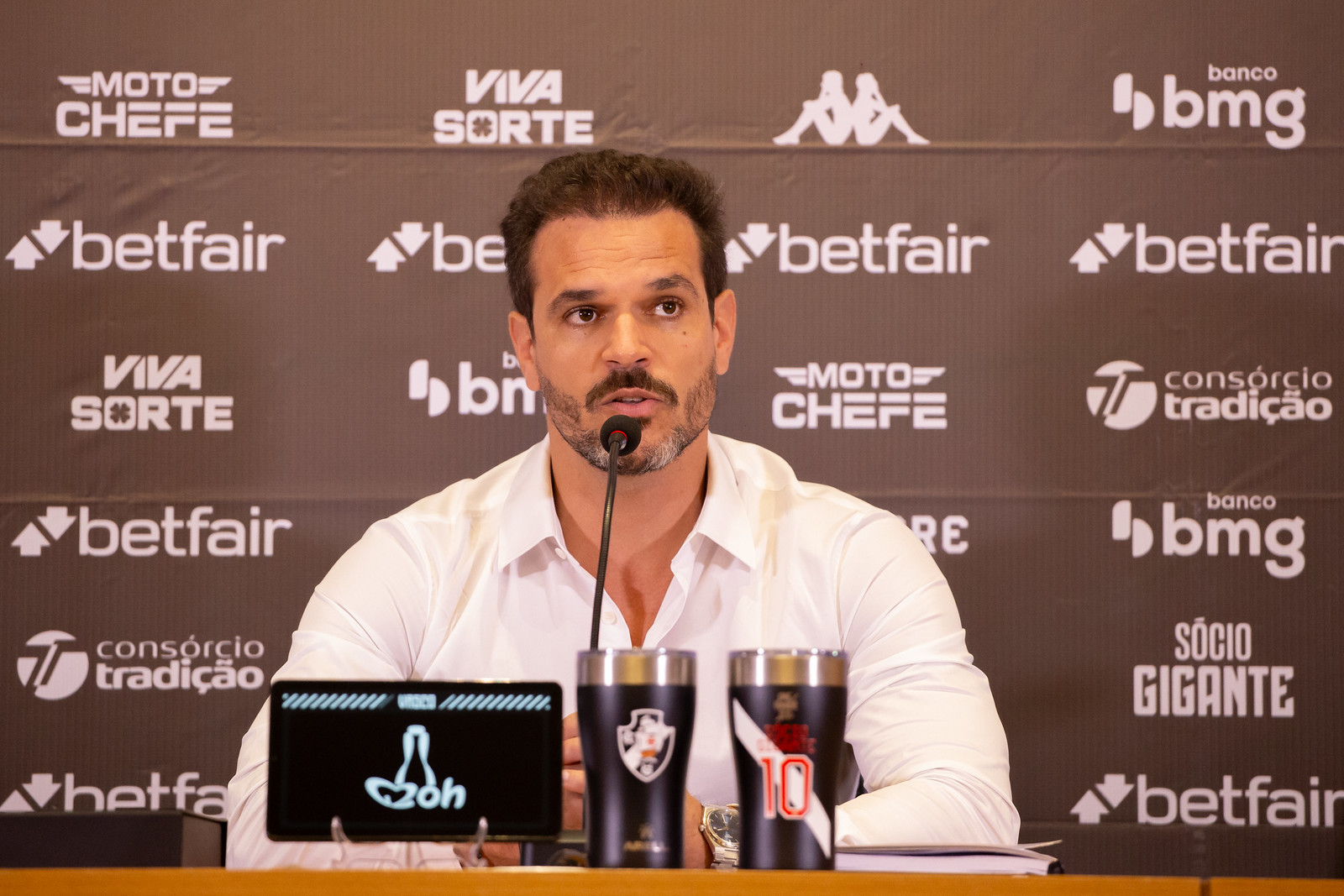 Na mesa do Vasco: ex-Palmeiras é ofertado, e fonte próxima ao atacante confirma