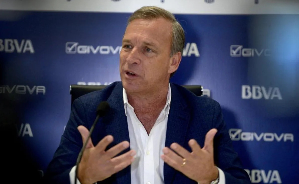 ”O Vasco quer”: dirigente confirma interesse do Vasco em atacante paraguaio