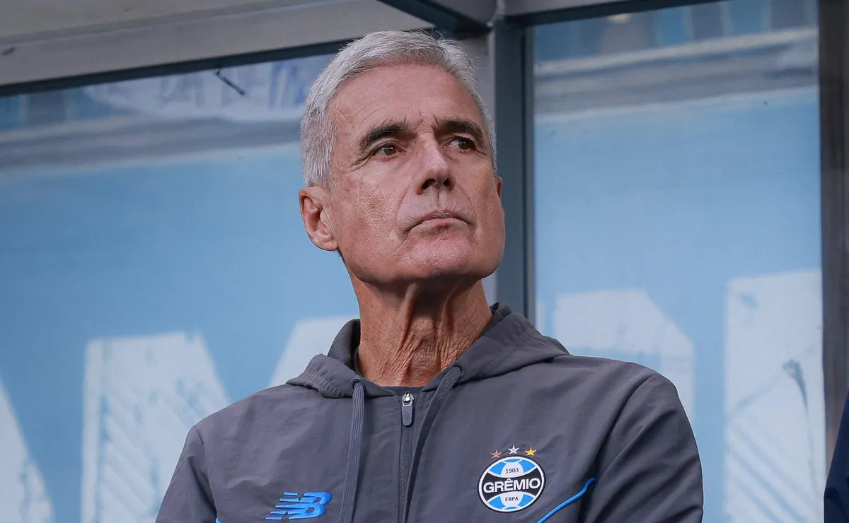 Luís Castro pediu meio-campista do Vasco, mas jogador preferiu ficar no clube