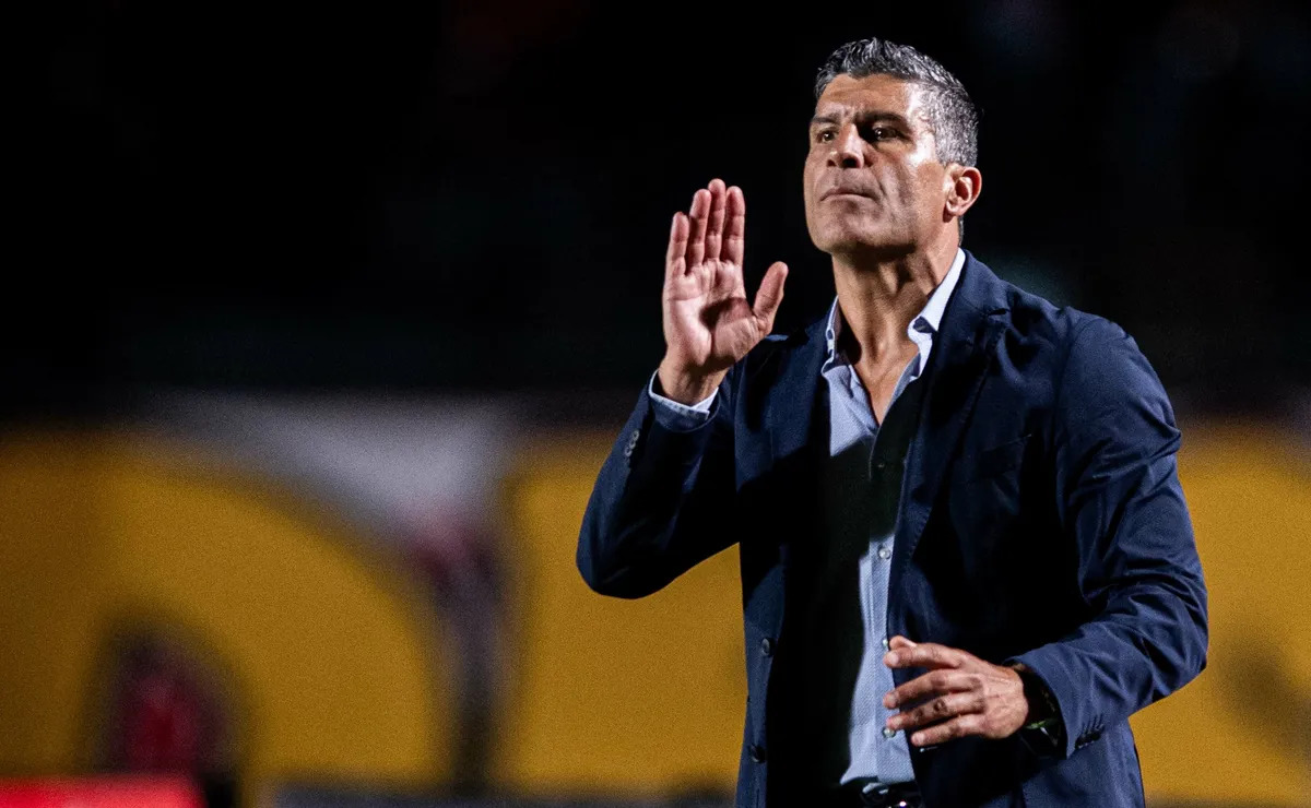 Pedro Emanuel é sincero e faz pedido no Vasco; Pedrinho já está ciente