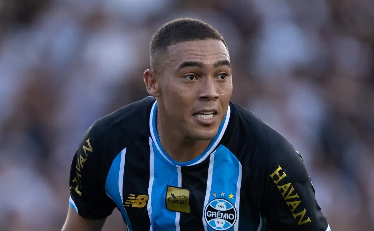 Lamacchia dá aval e Vasco avança para fechar com Carlos Vinícius; veja o que apuramos
