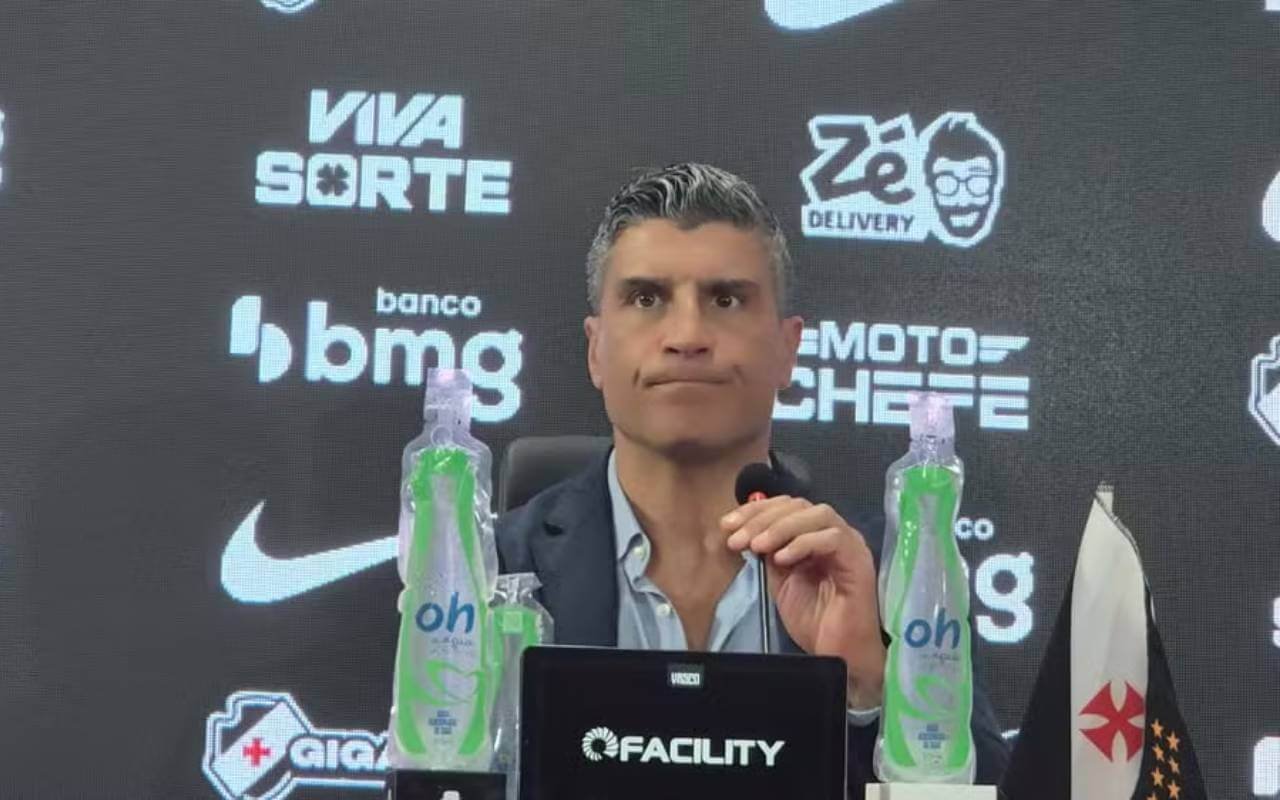 Pedro Emanuel deve promover grande novidade no Vasco para o clássico; veja provável escalação